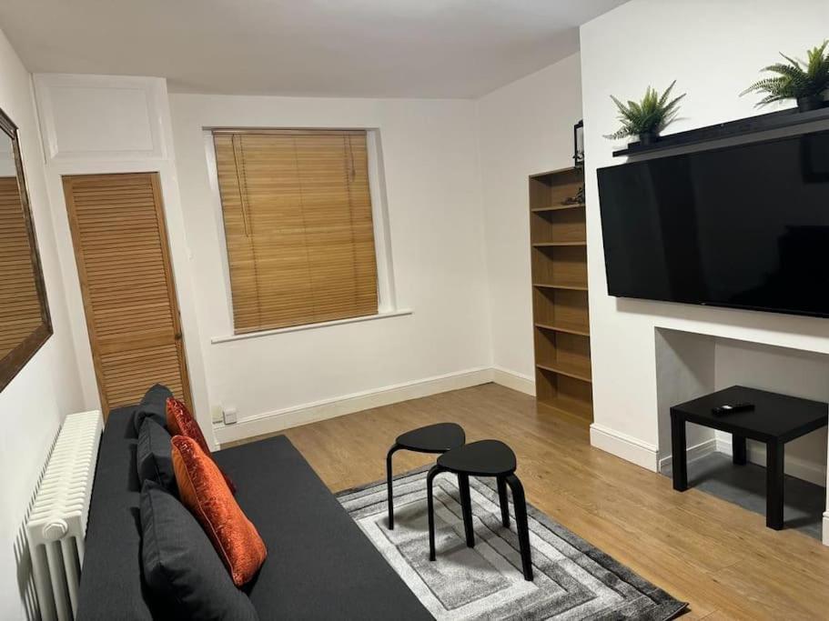 Manor Court Apartment London Exterior photo