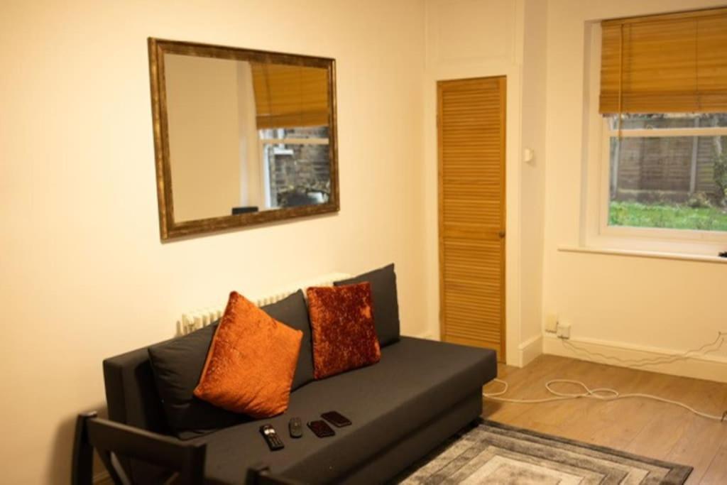 Manor Court Apartment London Exterior photo